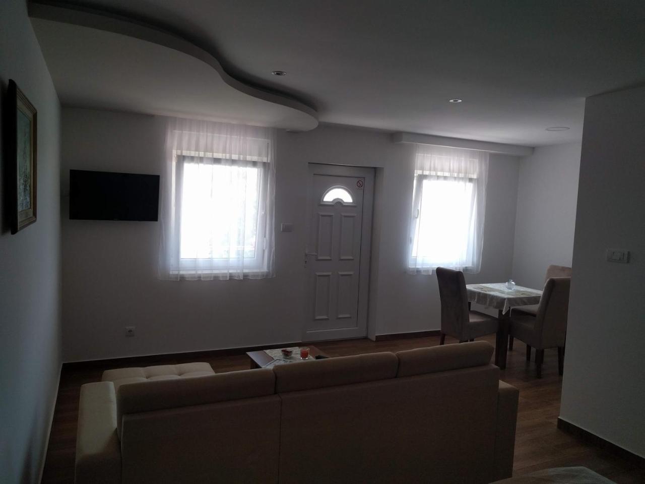 Simica Cose Apartment Vrdnik Ngoại thất bức ảnh
